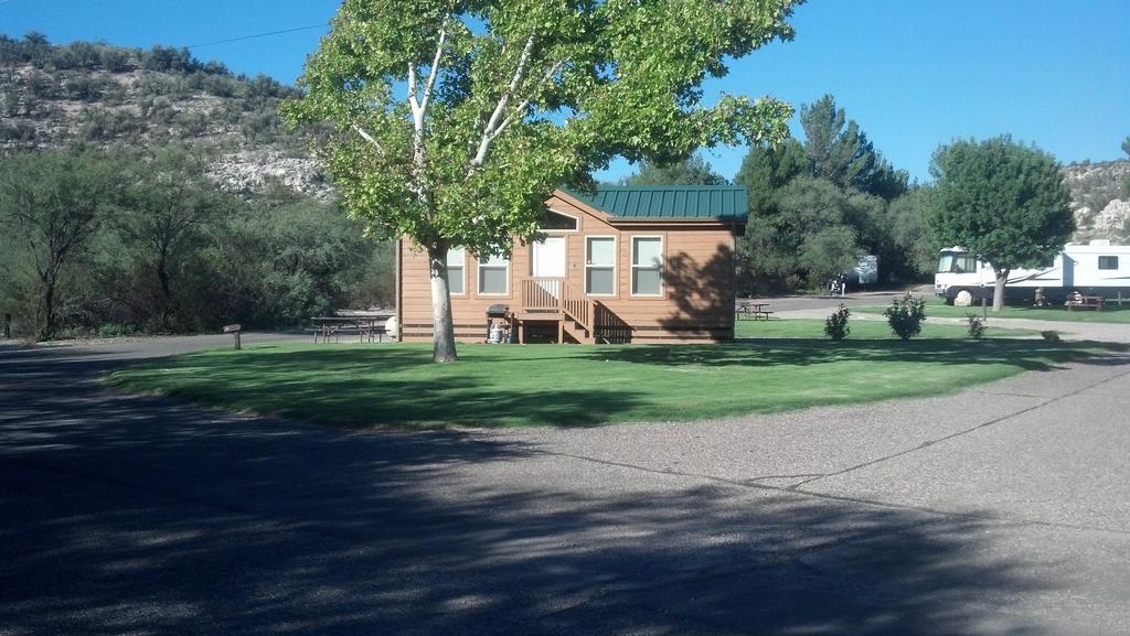Verde Valley Lawn Cottage 11 Cottonwood Exterior photo
